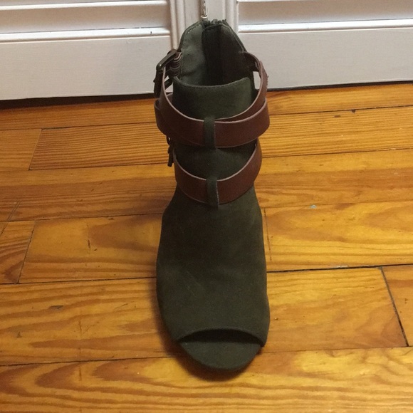 Shoedazzle Ankle Booties Forest Green Worn Once - Picture 2 of 8